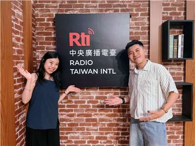 內克（右）與張仁與（左）之合照