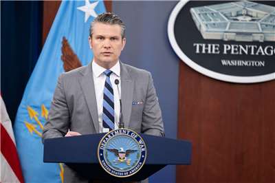 美國戰爭部長赫格塞斯(Pete Hegseth)(圖)悄悄擴大中東的美軍部署，分析認為，這凸顯美伊這場戰爭恐拖至2027年。 (圖:美戰爭部)