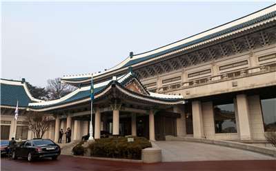 韓國總統府青瓦台表示，首爾確實討論如何以實際行動協助維護荷莫茲海峽（Strait of Hormuz）航行自由，但有關政府已決定部署軍事力量的報導「與事實不符」。圖為首爾青瓦台資料照。
