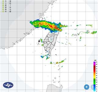 受低壓帶影響，易有短延時強降雨，注意瞬間強陣風，連日降雨，山區慎防坍方、落石及溪水暴漲。(圖:交通部中央氣象署)