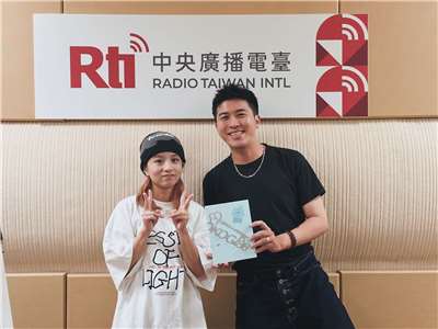 內克（右）與林潔心（左）之合照