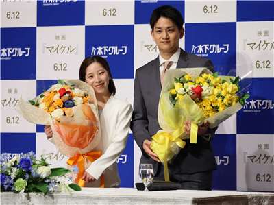 日本花式滑冰選手三浦璃來(左)與木原龍一(右)今年4月間宣布從花式溜冰比賽退休。資料照片 (AFP)