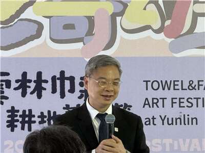 經濟部長龔明鑫指出，經濟部產業競爭力輔導團已輔導逾1.3萬家中小微企業導入AI應用。(謝佳興 攝)