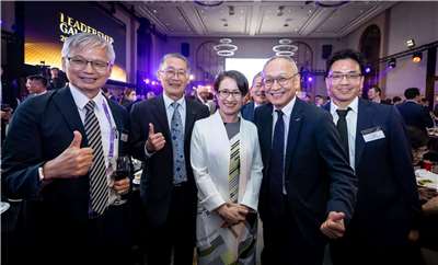 副總統蕭美琴(中)今天(2日)出席由SEMI國際半導體產業協會及TSIA台灣半導體產業協會共同舉辦的「2026科技菁英領袖晚宴」。(圖 : 總統府flickr)
