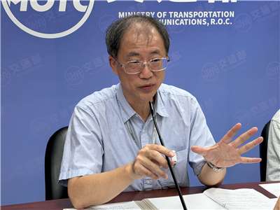 台鐵電務處副處長洪明旭18日表示，第三代中央行控中心已於今年啟動建置，預計2029年11月完工。(吳琍君攝)