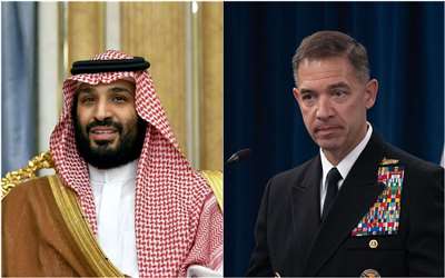 沙烏地王儲穆罕默德．沙爾曼(Mohammed bin Salman)(左)14日在沙國第二大城吉達(Jeddah)會見美軍中央司令部司令古柏(Brad Cooper)(右)。(美聯社/達志影像、美國戰爭部)