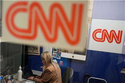 美國有線電視新聞網(CNN)記者獲准重返白宮後，25日又傳出白宮禁止CNN記者，隨同美國總統川普搭乘空軍一號。