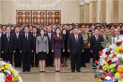 南韓國家情報院10日指出，北韓領導人金正恩之女、可能接班人金主愛(前中)據信擁有一個弟弟或妹妹。