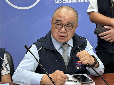 台灣港務公司行政副總高傳凱4日說明，公主遊輪明年來台掛靠的預報艘次較今年大增7成。(吳琍君攝)