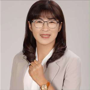 代表民進黨參選花蓮縣新城鄉民代表的邱鳳英。(圖：邱鳳英臉書)