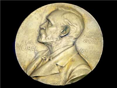 諾貝爾獎基金會(Nobel Foundation)今天(18日)宣布，今年的諾貝爾獎各領域獎金將達到1,200萬克朗(kroner，約127萬美元)。圖為諾貝爾獎章。(pixabay圖庫)