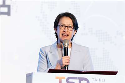 副總統蕭美琴出席「2026台北安全對話」時指出，台灣肩負捍衛和平的明確責任，政府日前也提出追加預算以建構無人載具戰力，並強調相關的生產與採購將全面排除「紅色供應鏈」。(楊仁翔 攝)