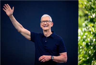 蘋果公司執行長庫克(Tim Cook）31日卸任，轉任蘋果執行董事長。資料照片。