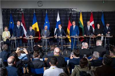 歐洲-北極峰會（European-Arctic Summit）今天在芬蘭舉行，芬蘭、丹麥、愛沙尼亞、法國、希臘、德國、拉脫維亞、立陶宛、荷蘭、波蘭、羅馬尼亞和瑞典等國家領導人都出席了這場會議。(AFP)