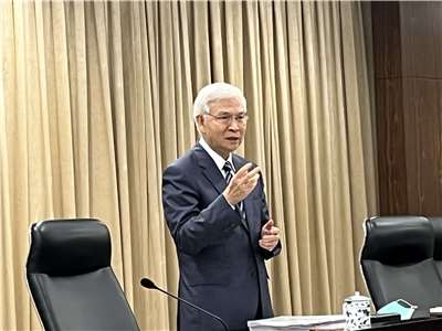 央銀總裁楊金龍(圖)在2026年全球央行總裁評比中拿下「A-」。資料照。