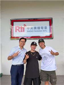 專訪啦啦隊經紀人潘泓鈺