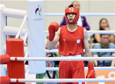 台灣「拳后」林郁婷擊敗烏茲別克選手圖爾迪別科娃(Sitora Turdibekova)，挺進金牌戰。(中華奧會提供)