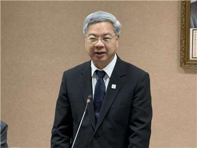 經濟部長龔明鑫表示，韌性預算協助產業升級轉型的通過率約60%，申請不過者，經濟部也會給予輔導、協助完善申請案內容。(謝佳興 攝)
