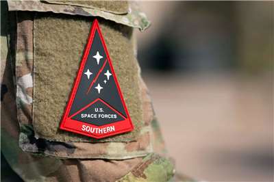 美國總統川普的最高軍事顧問16日表示，美軍不僅要準備好在地球軌道作戰，還須準備好在月球周圍作戰。(圖：美國太空軍臉書)