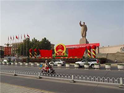中國近來強化左宗棠「收復」新疆的意念，近日又有新疆小學加冠「左宗棠」名稱，港媒分析，此舉反映出北京當局正加強左宗棠的宣傳和紀念，強化「中華民族共同體意識」。圖為中國新疆維吾爾自治區 (資料照/Laika/Wikipedia)