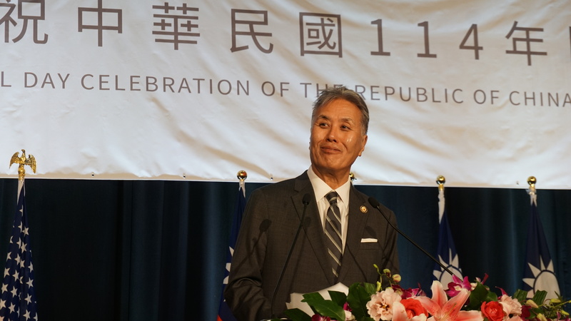 日裔聯邦眾議員高野（Mark Takano）（圖）3日出席洛杉磯辦事處國慶酒會。