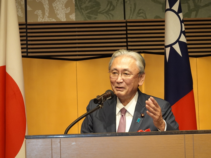駐日代表處8日在東京舉辦國慶酒會，日華懇會長古屋圭司致詞表示，日本與台灣是以深厚情誼相連的夥伴，期盼今後關係更加緊密，日華議員懇談會也將全力推進這項使命。