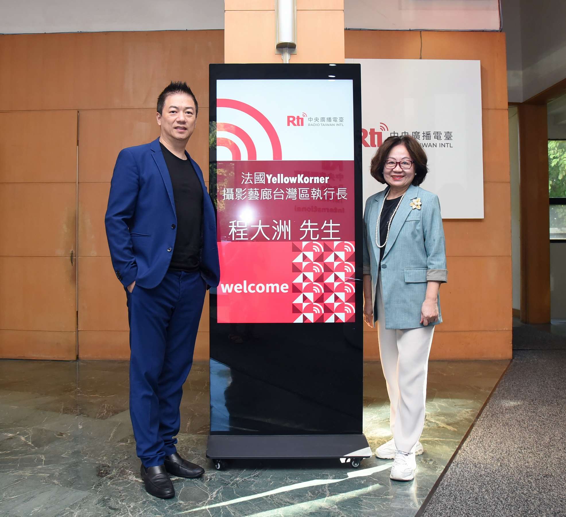 Yellow Corner攝影藝廊臺灣區執行長程大洲接受美麗的台灣節目專訪