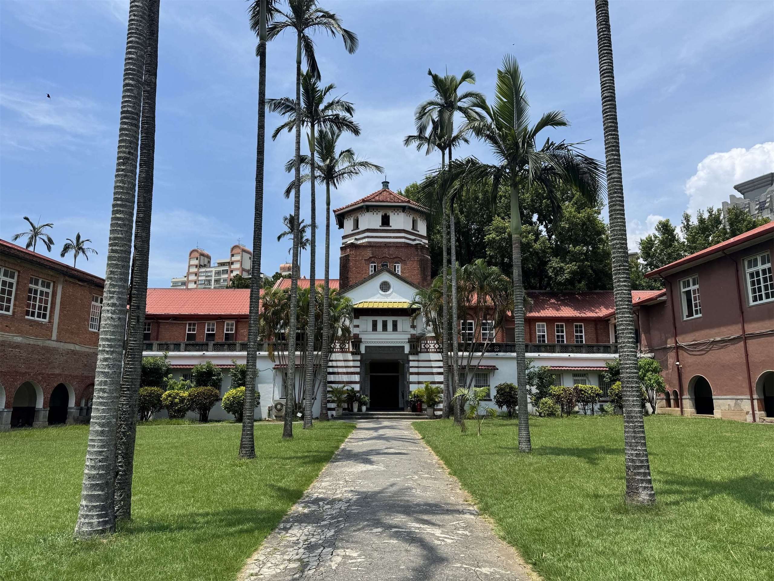 淡江中學八角塔