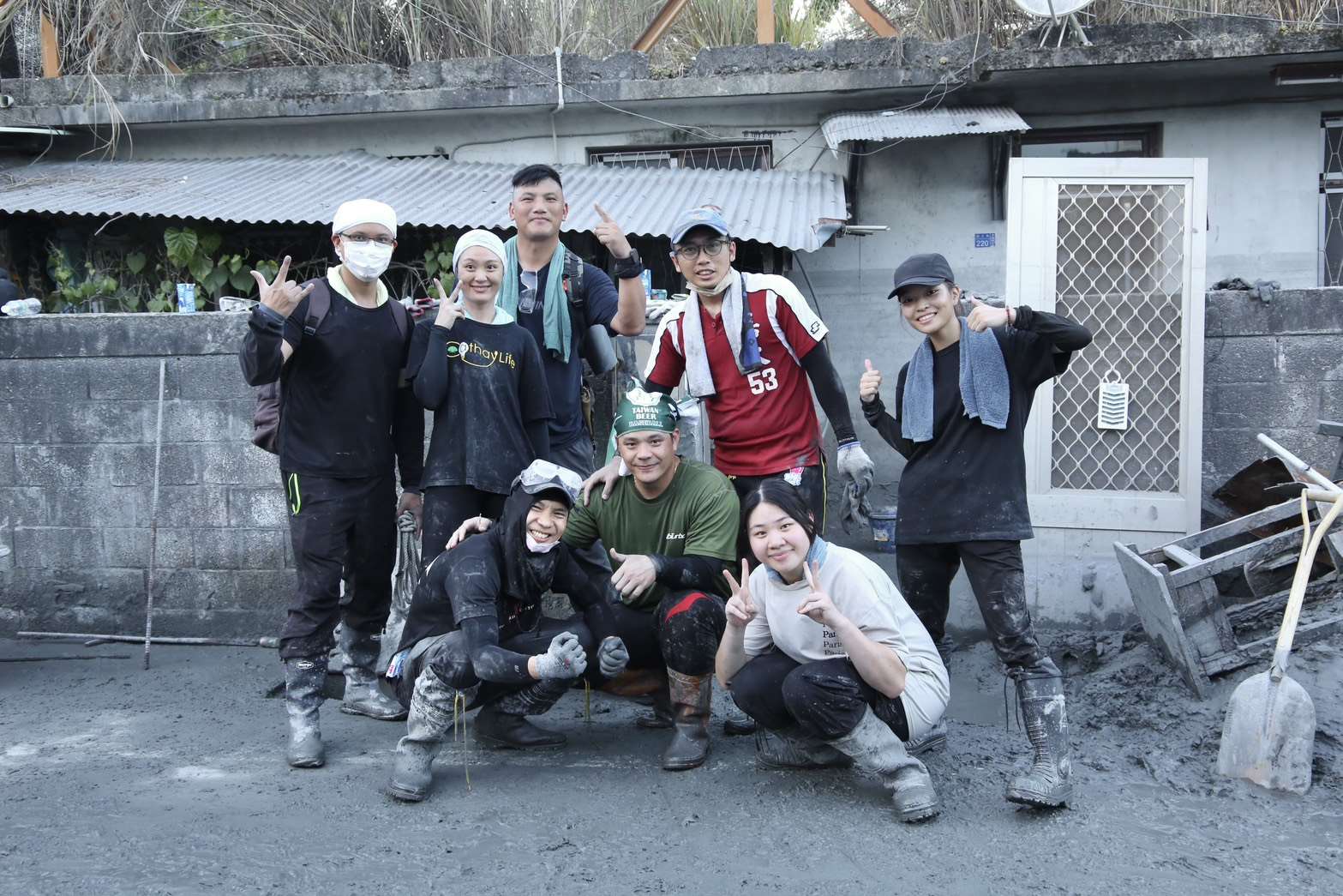 向所有鏟子超人致敬