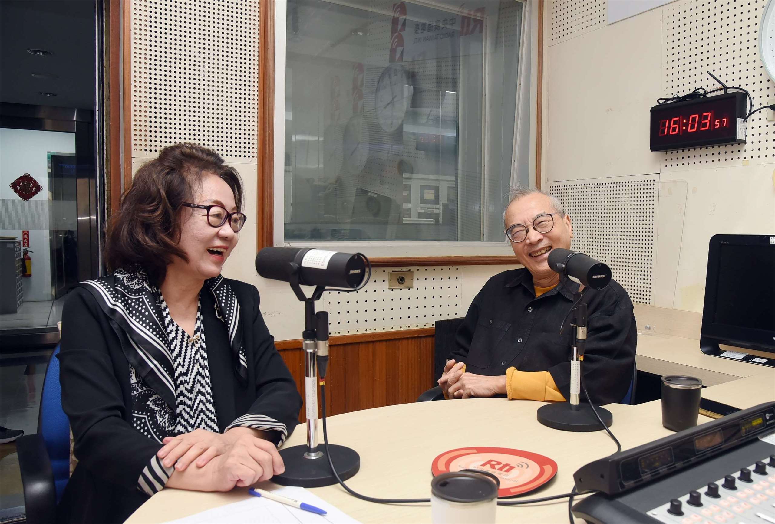 遠流出版社王榮文董事長接受美麗的台灣節目專訪