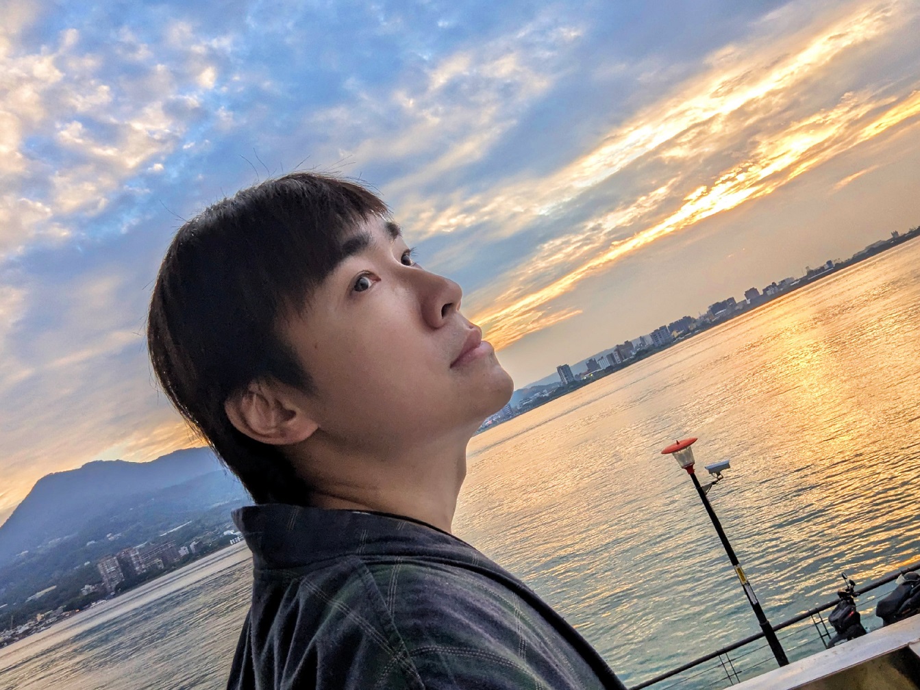 曾留學英美葡台的Billy Sir