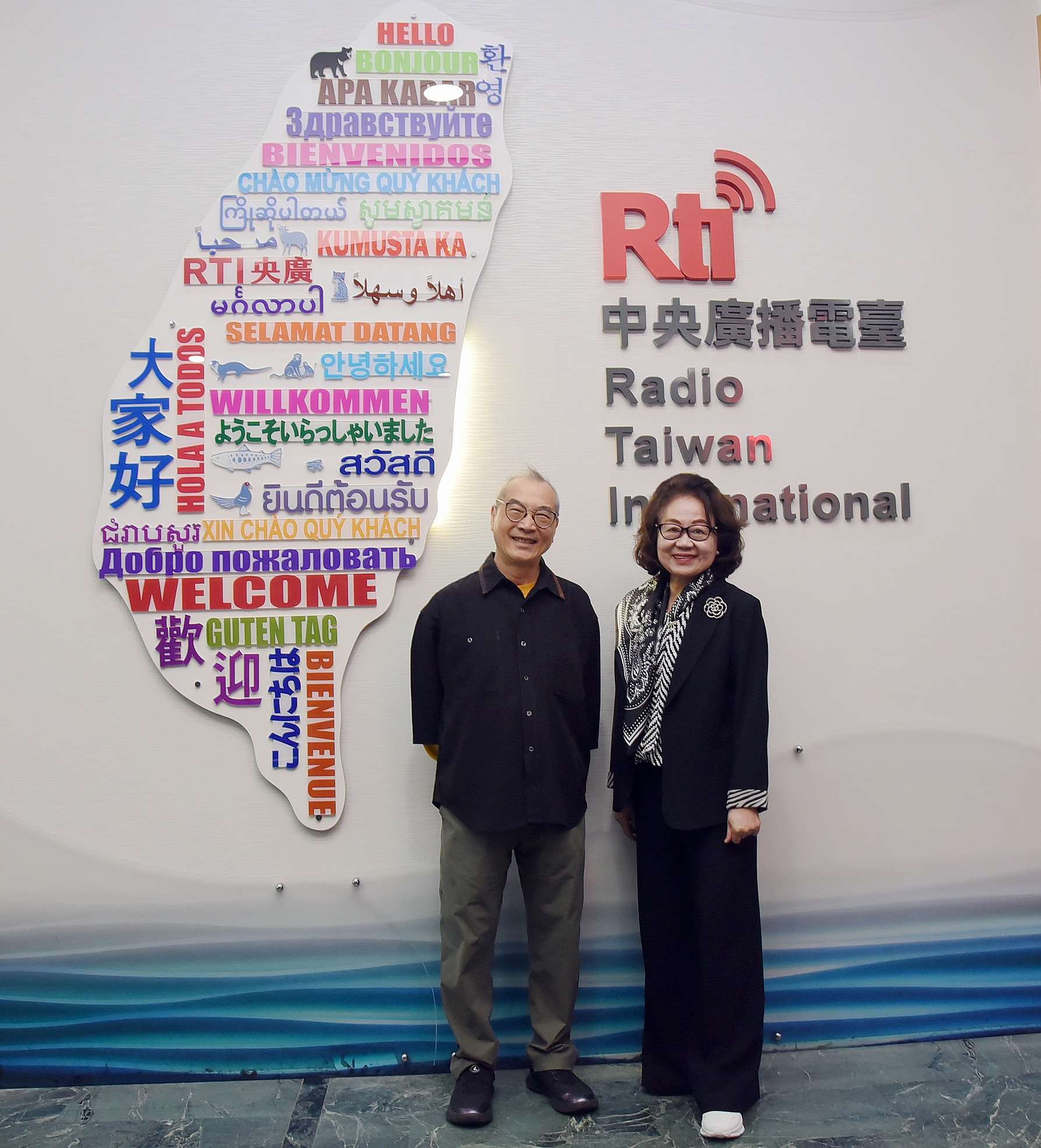 遠流出版社王榮文董事長接受美麗的台灣節目專訪