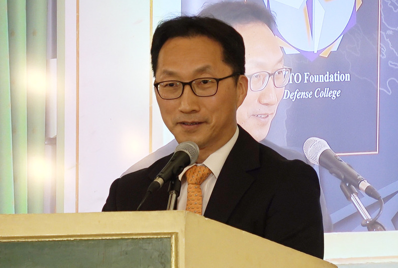 南韓駐義大利公使Gun Hwa Kim 18日出席北約防衛學
院基金會高階會議時，提到國際組織為納入更多國家
而改名有前例，北約若要擴大影響力，是否將考慮改
名。
