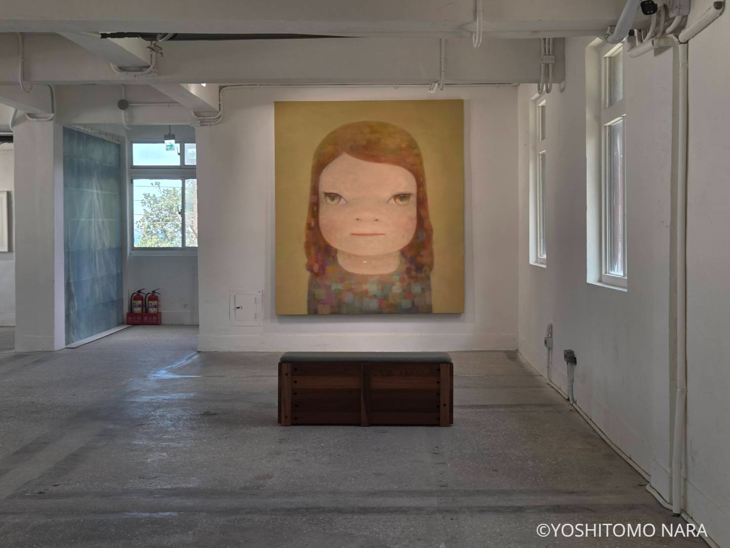 日本當代藝術家奈良美智在台十年巡展計畫「跟著朦朧潮濕的一天去旅行」第4站， 6月28日起在金瓜石台電金水基地開展。(江昭倫 攝)