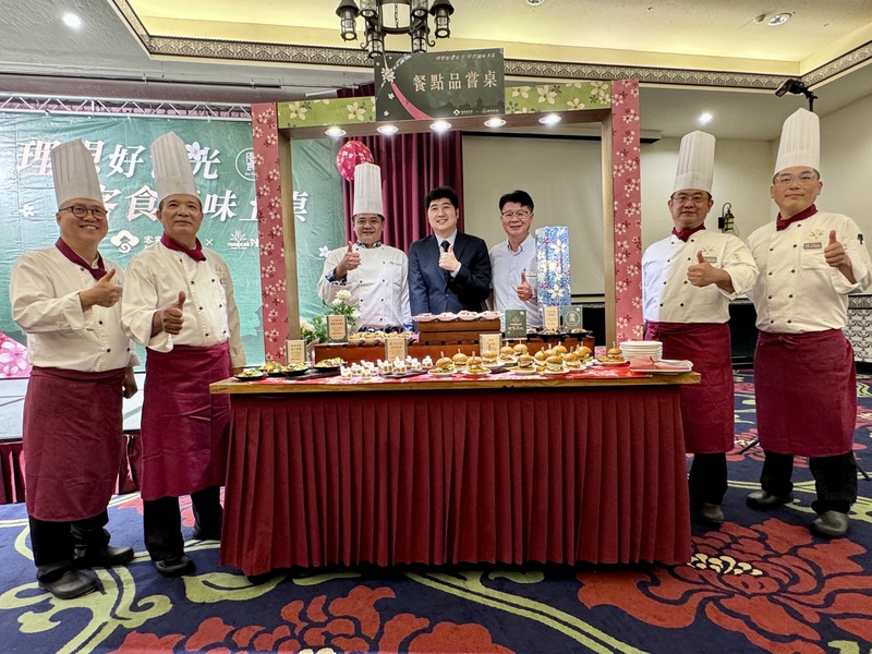 LG
客家味結合花蓮食材變身西式料理　暑期限定上架
客家委員會推動「客食（Ha-Food）」計畫，與花蓮
理想大地渡假飯店合作，運用在地食材與經典客家元
素，推出5款期間限定料理，即日起供應至8月30日。
中央社記者張祈攝　114年7月23日
