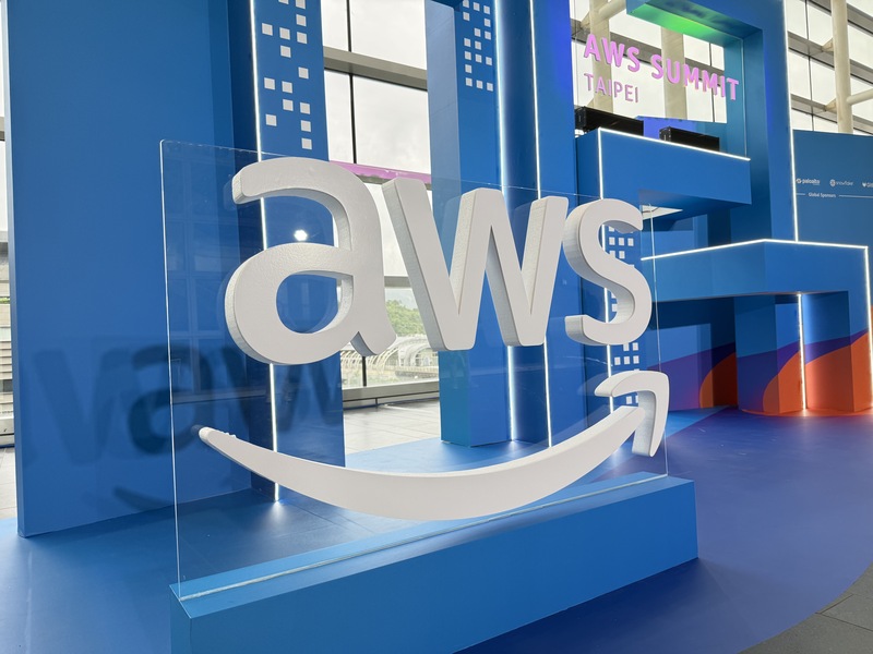 亞馬遜公司（Amazon）旗下雲端運算服務AWS於29日舉辦台灣雲端高峰會，內容涵蓋生成式人工智慧與機器學習、資料分析、雲端基礎設施、遷移與應用程式現代化、資訊安全及產業應用、AWS亞太（台北）區域等主題。

