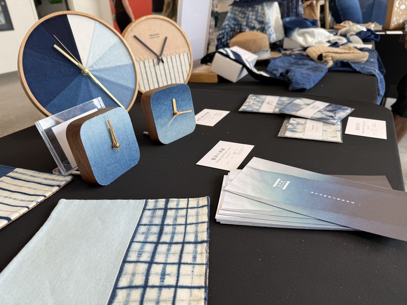 台中太平頭汴坑「太平藍」團隊，致力藍染文化傳承與創新。
