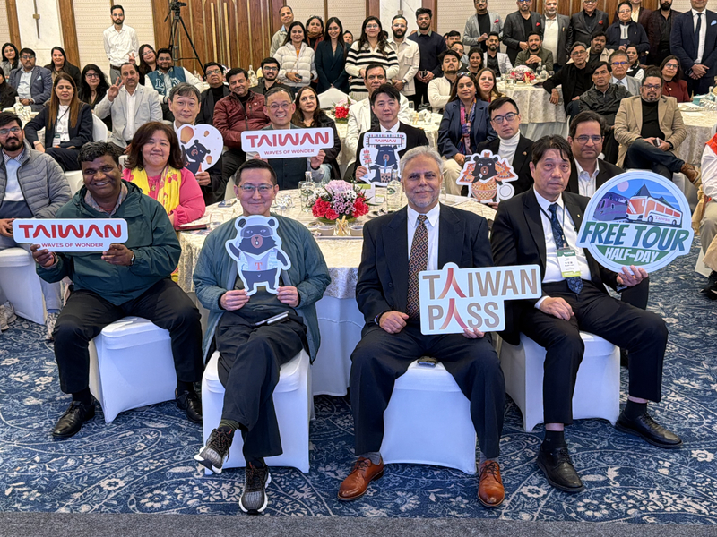 交通部觀光署與航空公司、旅行業者、文化表演團體組成的台灣觀光代表團，到印度進行推廣活動。圖為新德里的觀光推廣會現場。