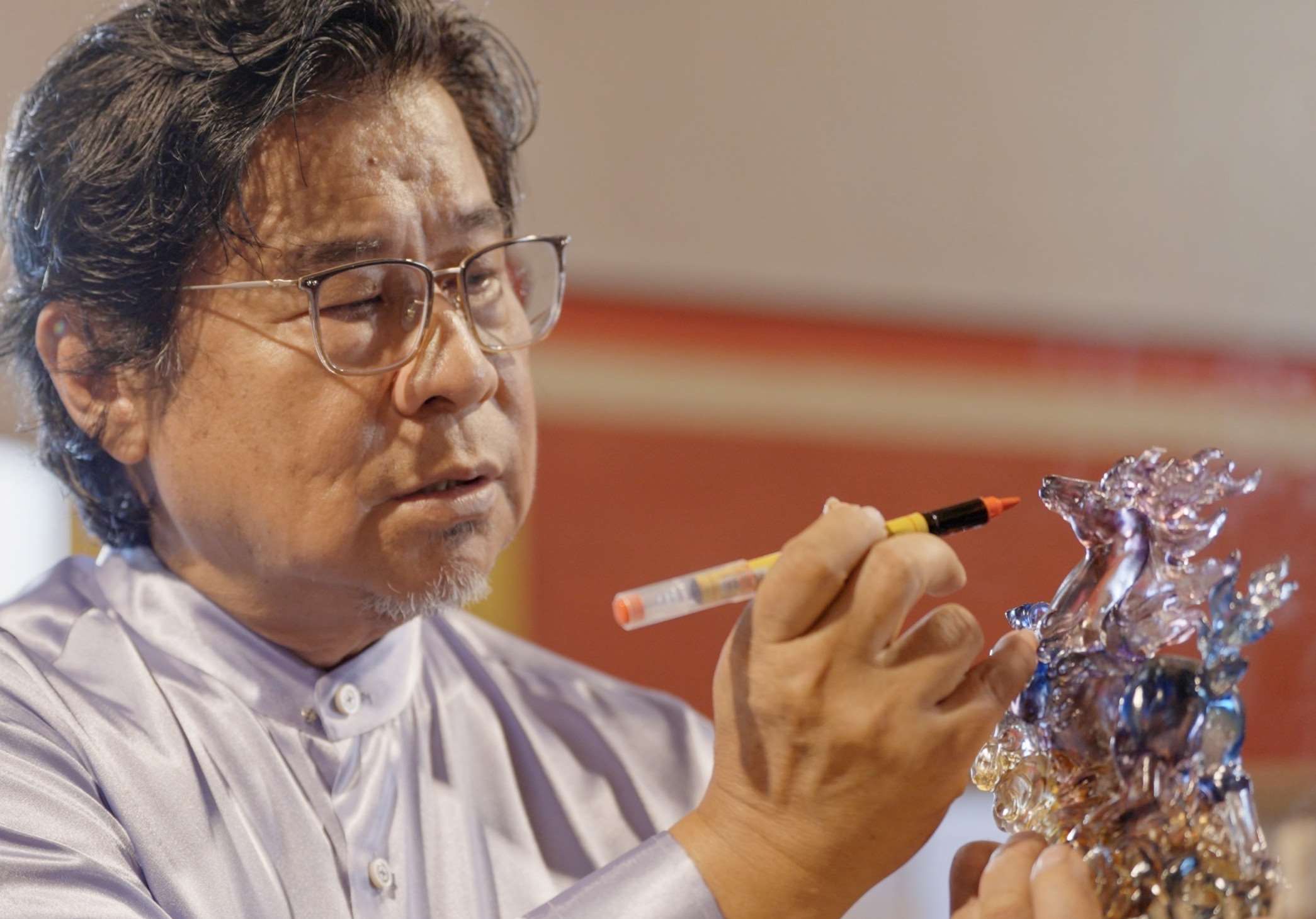 易經專家陶文指出，丙午馬年很火紅，發財水和發財金都要擺對方位。(陶文提供)