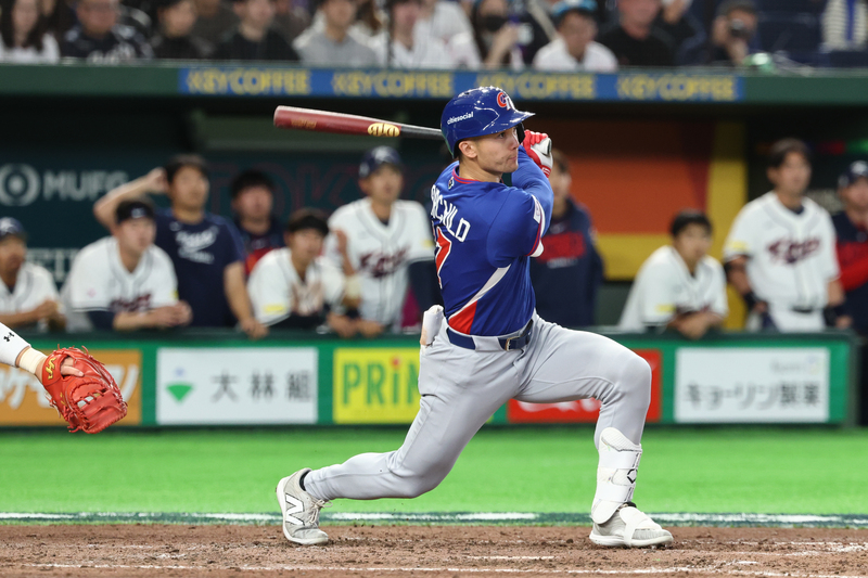 LF
WBC台韓大戰　費柴德2分砲逆轉比數（1）
世界棒球經典賽（WBC）8日在東京巨蛋上演台韓大
戰，8局上台灣隊費柴德敲出2分砲，台灣隊逆轉4比3
超前韓國。
中央社記者王騰毅攝  115年3月8日
