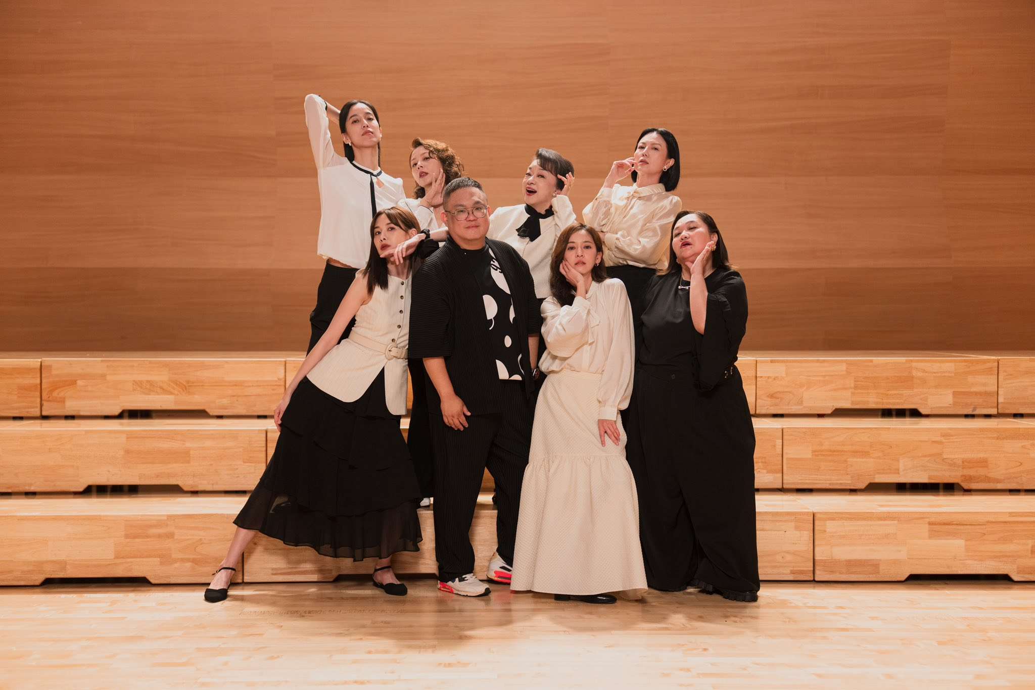 《陽光女子合唱團》全台票房正式突破新台幣7億元，導演林孝謙表示，感謝250萬人次觀眾的熱情支持，「陽光依舊燦爛，我們會繼續唱，電影院見！」(FB@林孝謙x呂安弦)