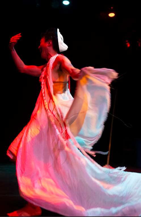 劇場工作者 施冬麟獨腳戲《籠子裡的白狐》