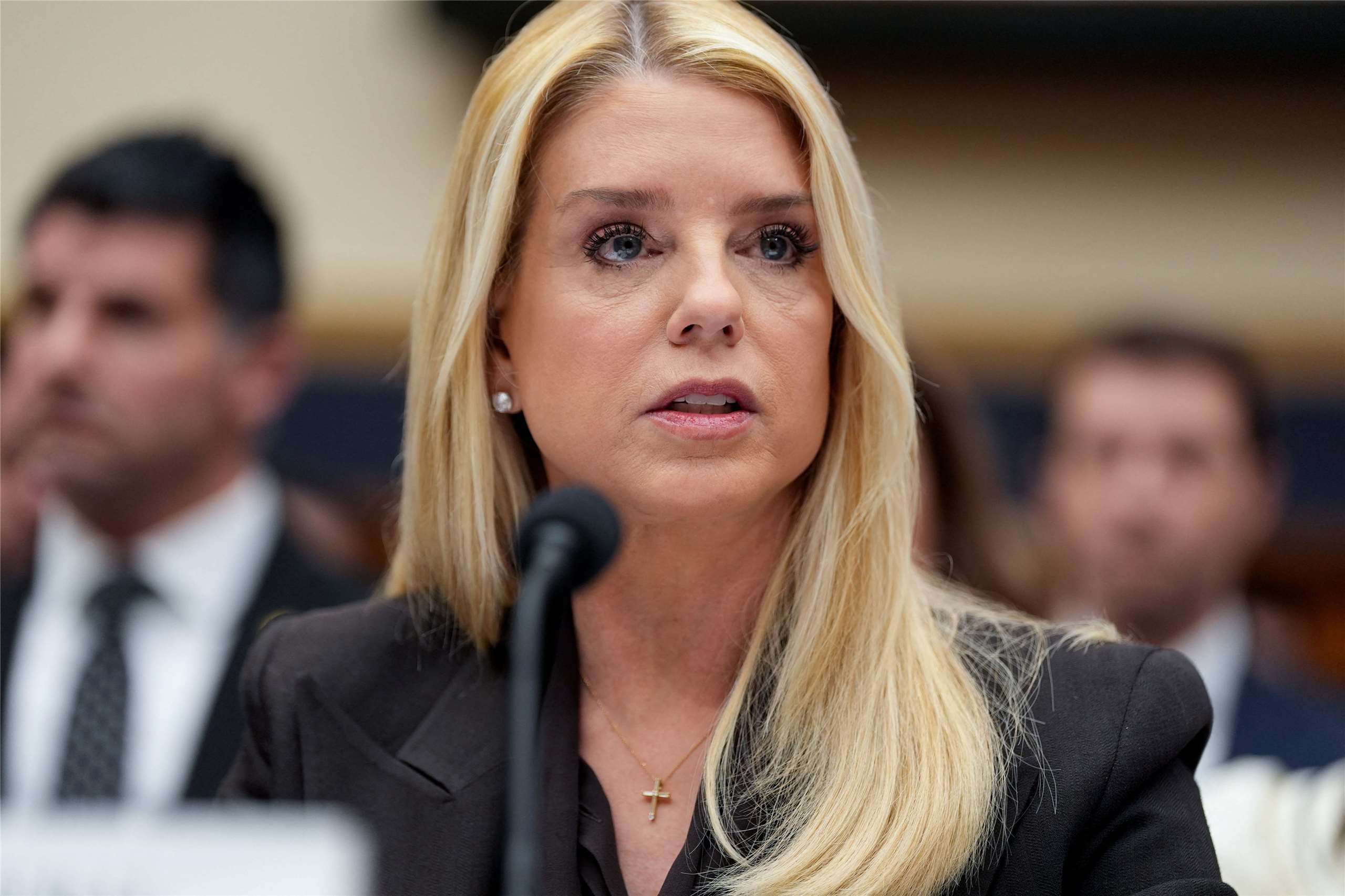美國司法部長邦迪(Pam Bondi)11日在眾議院作證。 (路透社/達志影像)