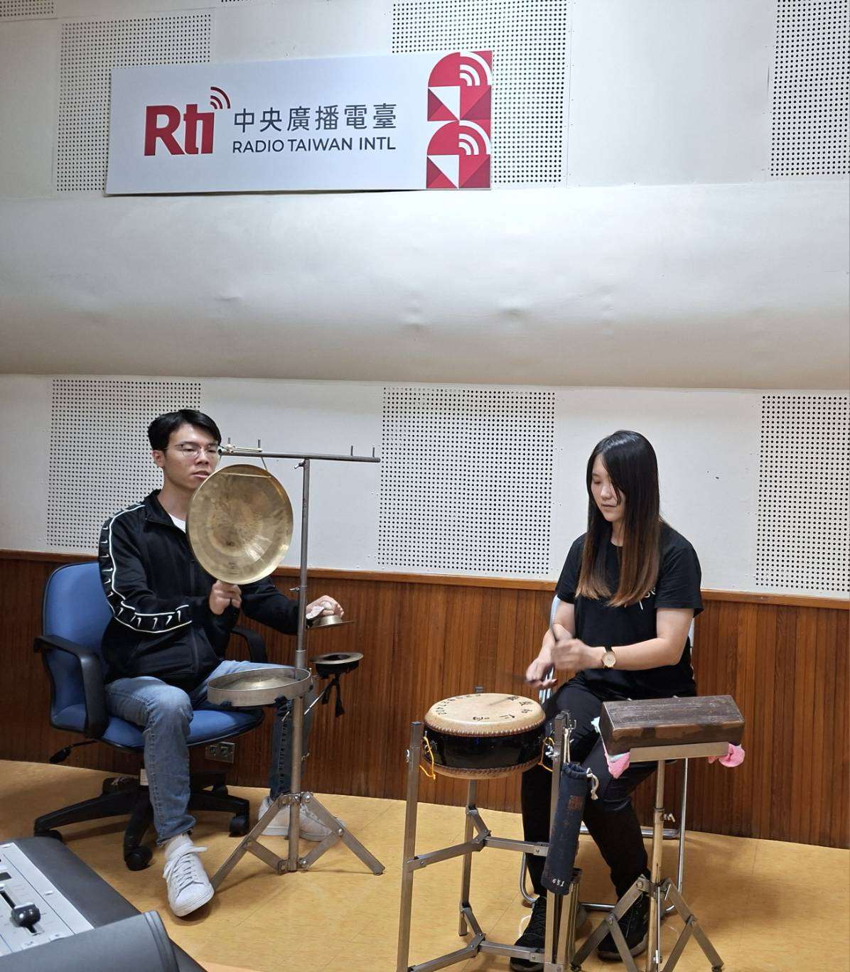 【昇平五洲園】林瑞騰 劉文玉 央廣展現才藝