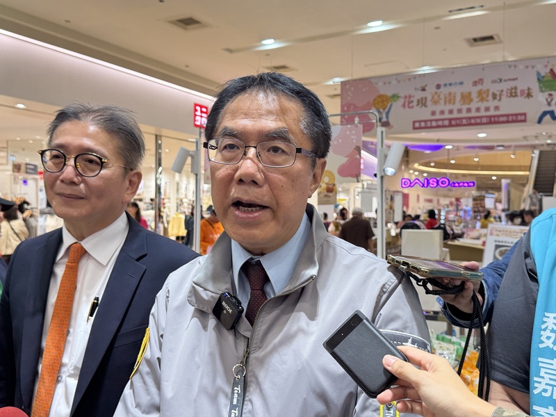 台南市長黃偉哲新增繼承嘉義縣7筆土地，債務減少114萬餘元，降至1873萬9784元。
