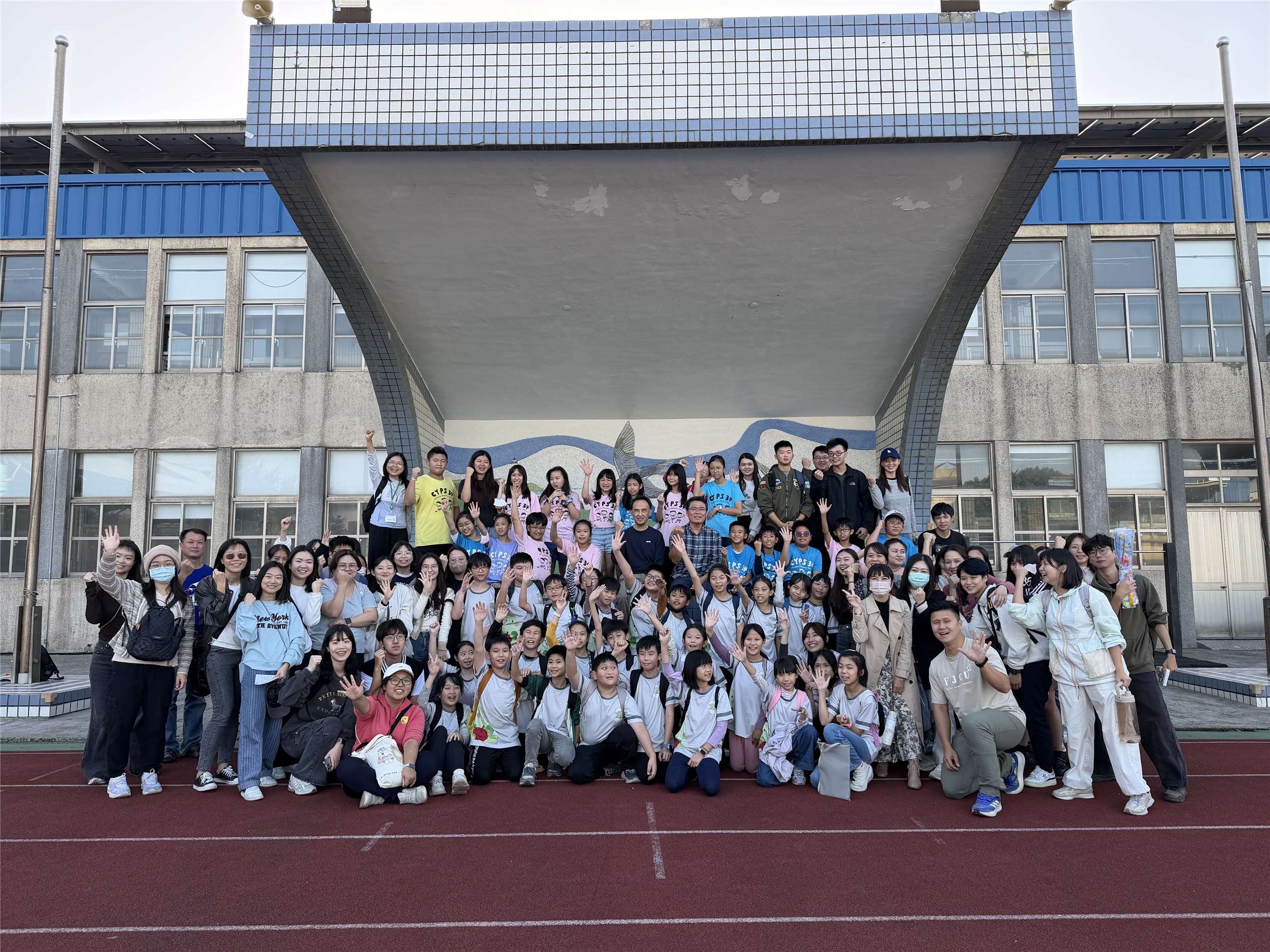 黃騰院長帶領輔大團隊辦理校園活動