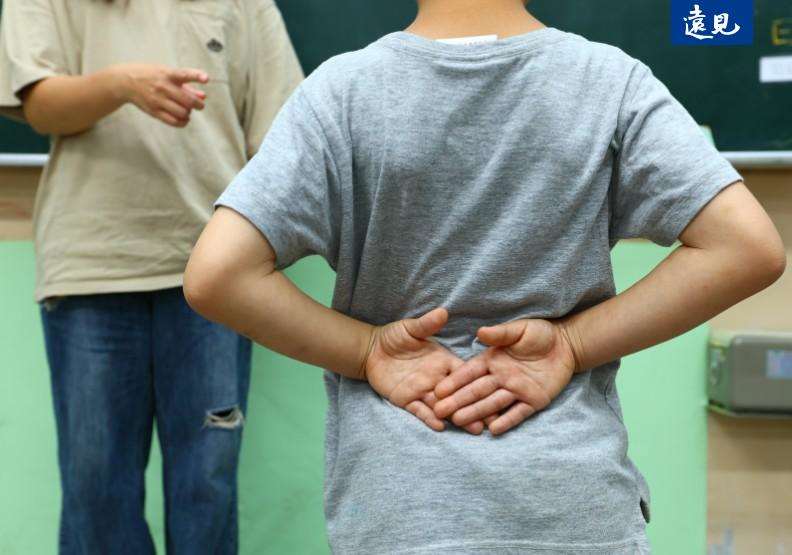 遠見雜誌《消失的老師》主題報導：師生極度不對等的權力關係，讓老師動輒得咎，只求自保。（圖為示意圖）(遠見雜誌提供，黃菁慧攝)