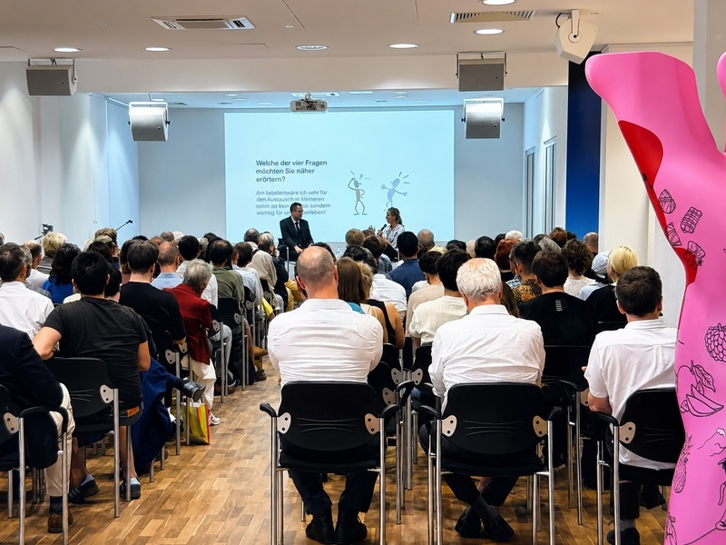 德台協會在駐德國代表處文化廳舉辦德國政治學者傅洛達新書「若中國發動侵略：一種設想」座談會，吸引德國政界、媒體等關心台海議題人士到場聆聽，現場反應熱烈。