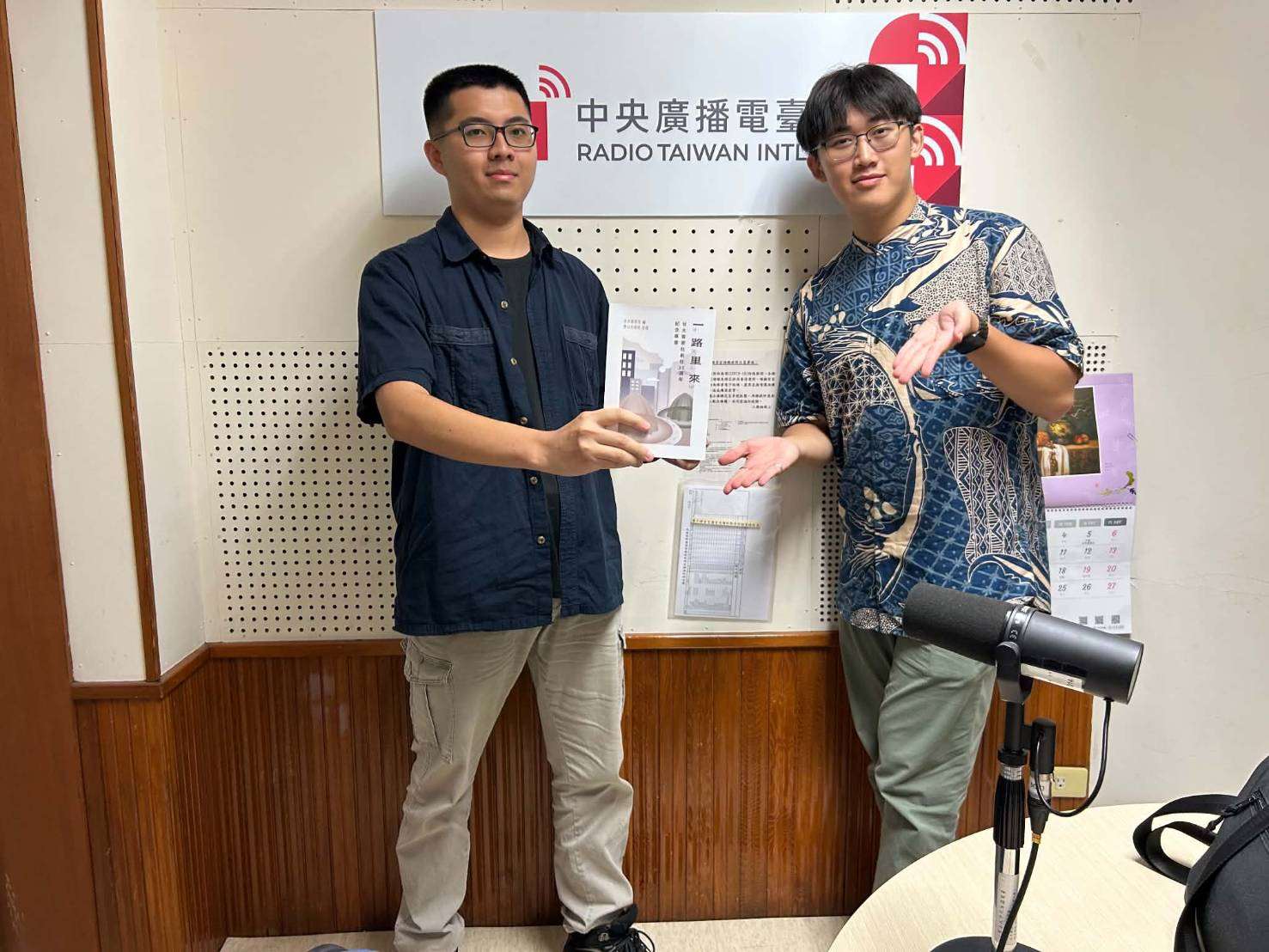 台大客家社的張穗風(左)、李冠霖(右)