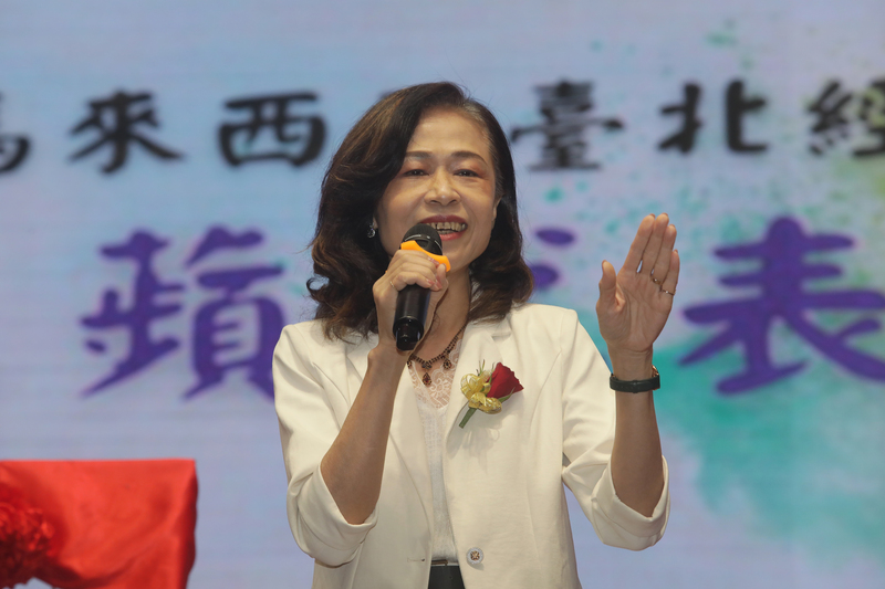 2026年台灣高等教育展9日在馬來西亞巴生開幕，駐馬來西亞代表連玉蘋（圖）表示，全球正掀起人才競逐，台灣在半導體及資訊與通訊科技產業擁有完整供應鏈與產業聚落，可望持續與馬來西亞深化人才培育及產業合作。